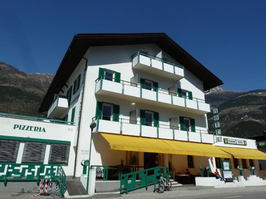 Hotel-Restaurant-Pizzeria Goldrainerhof מראה חיצוני תמונה