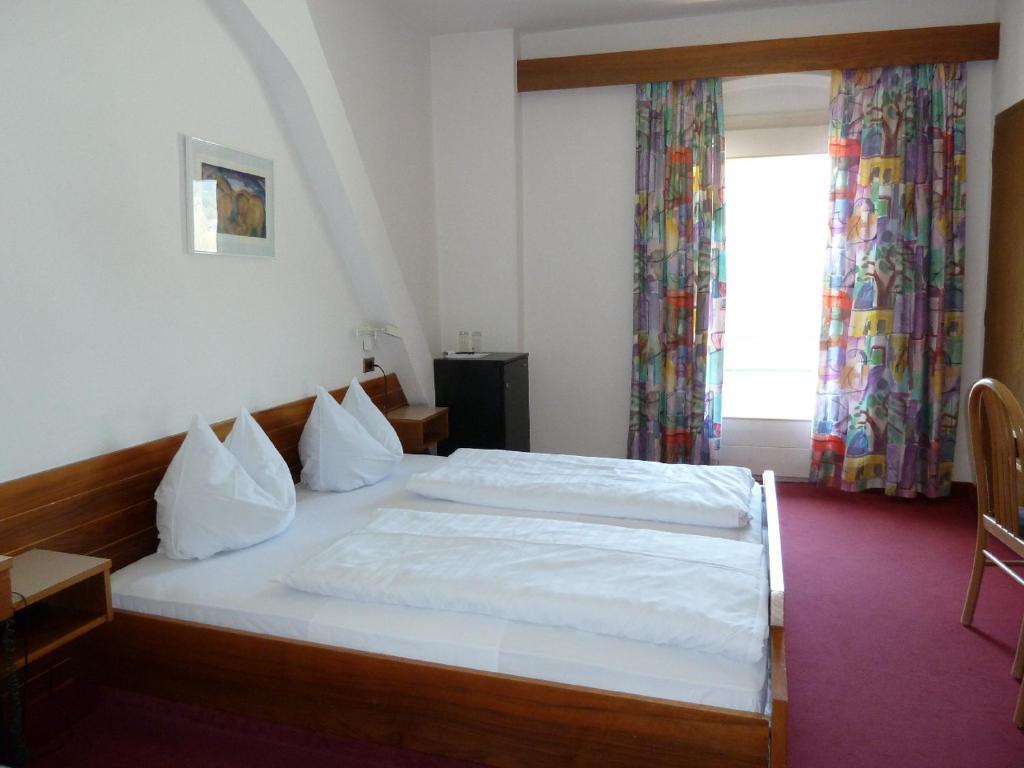 Hotel-Restaurant-Pizzeria Goldrainerhof חדר תמונה